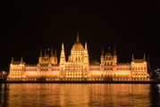 ungarisches Parlament bei Nacht
